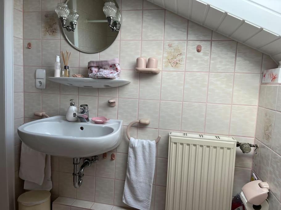 Gemuetliches Apartment Fuer Messe, Job & Kurzurlaub Im Gruenen, Naehe Duesseldorf Meerbusch Exteriör bild